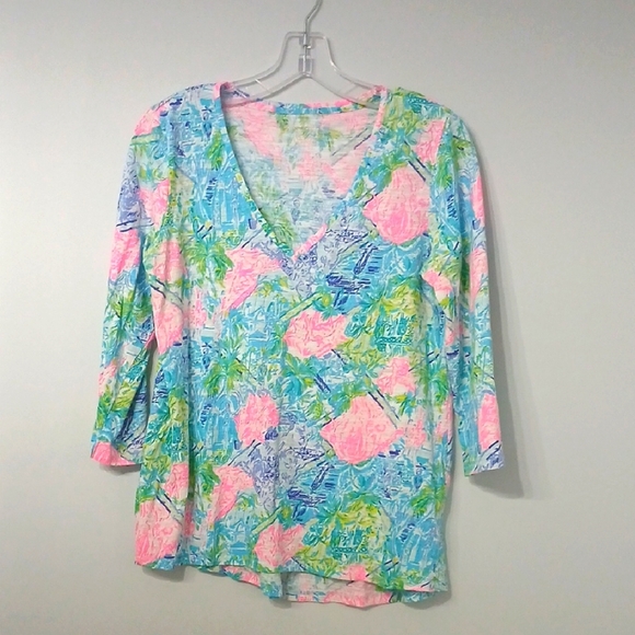 Lilly Pulitzer Floral V-Neck Top, Sz small, pre-loved,  good conditions - Picture 1 of 4